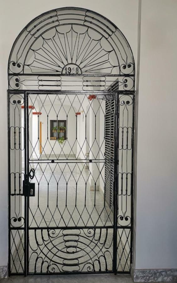Teodosio Apartment Free Parking & Central Ac Siviglia Esterno foto
